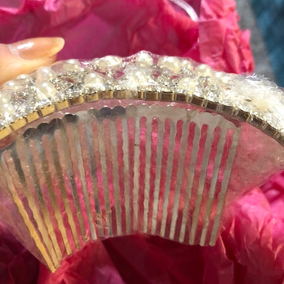 Decorative Hair Crown Rhinestones & Pearls - Picture 3 of 4